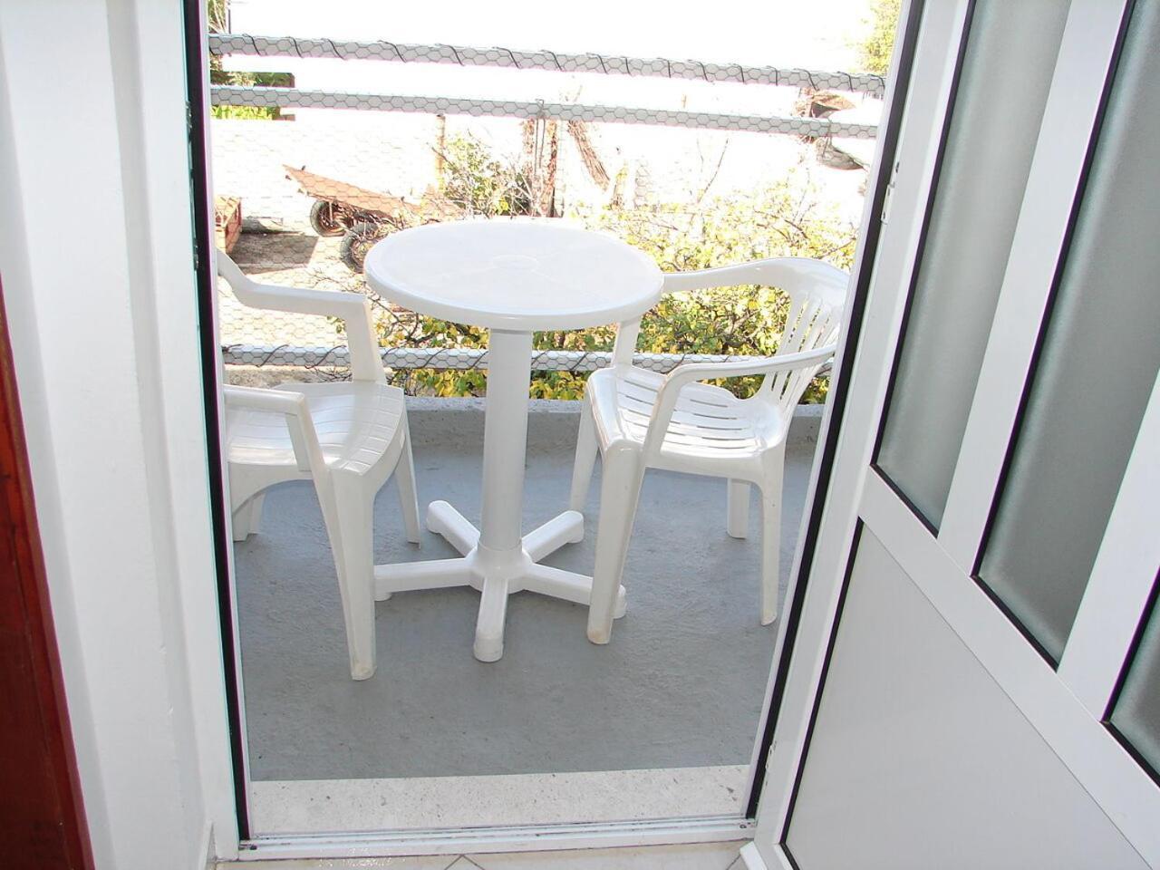 Apartments Nik - 50 M From The Sea Gradac Kültér fotó